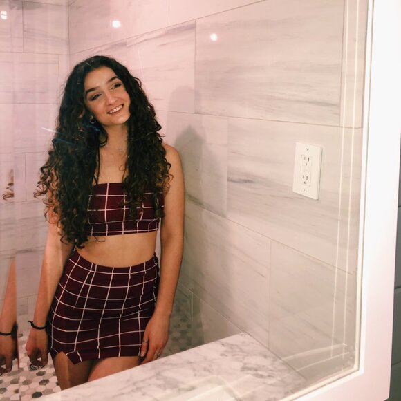 Meet your Posher, Alex - Picture 1 of 1